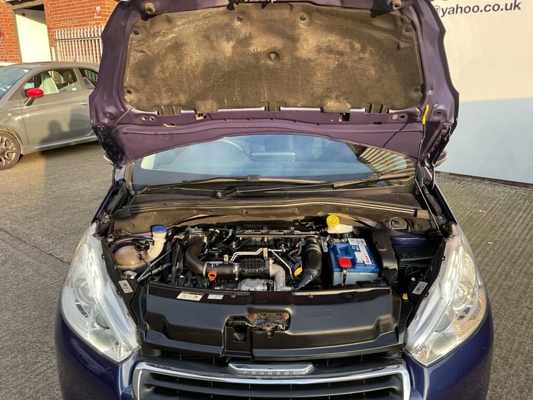 2015 Peugeot 208 1.4 HDi Allure 5dr HATCHBACK DIESEL Manual