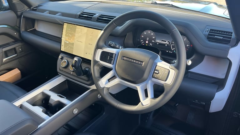2026 Land Rover Defender 3.0 D350 X-Dynamic SE 110 SAVING 3 521 GBP WHEN FU
