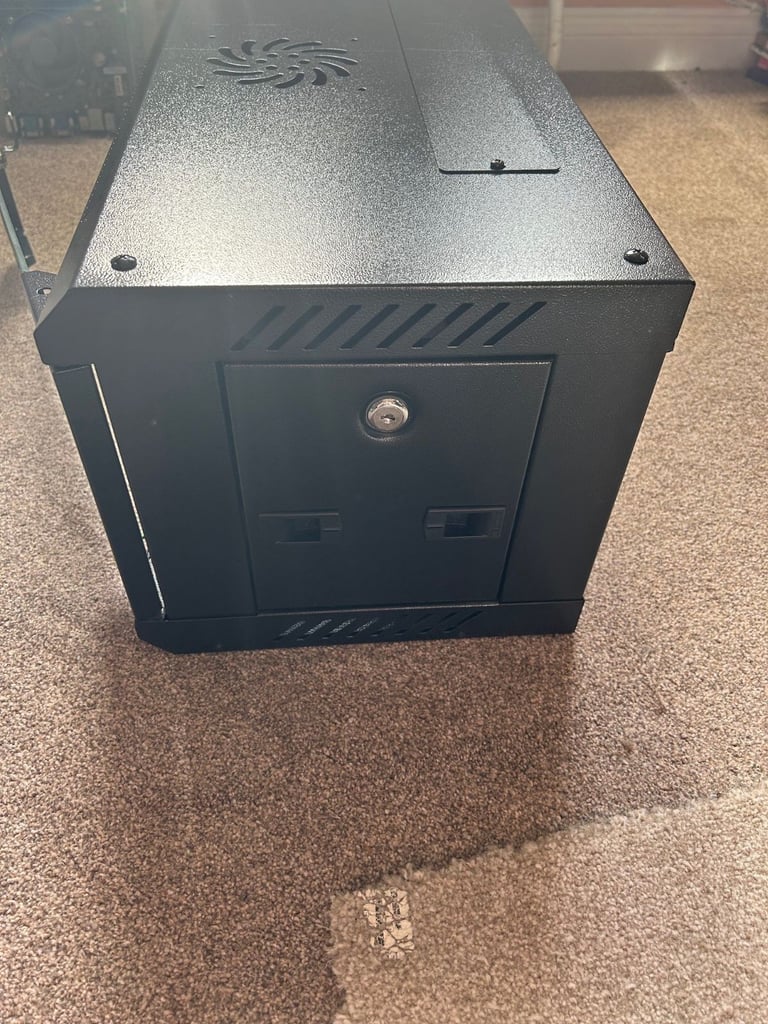 4U Wall Mounted network cabinet