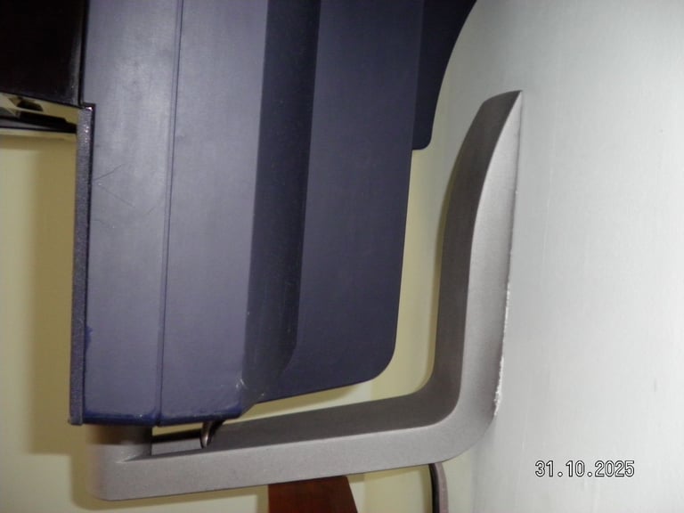 Bang & Olufsen BeoCenter 1 CRT DVD Retro Gaming TV Monitor RGB Scart 240p