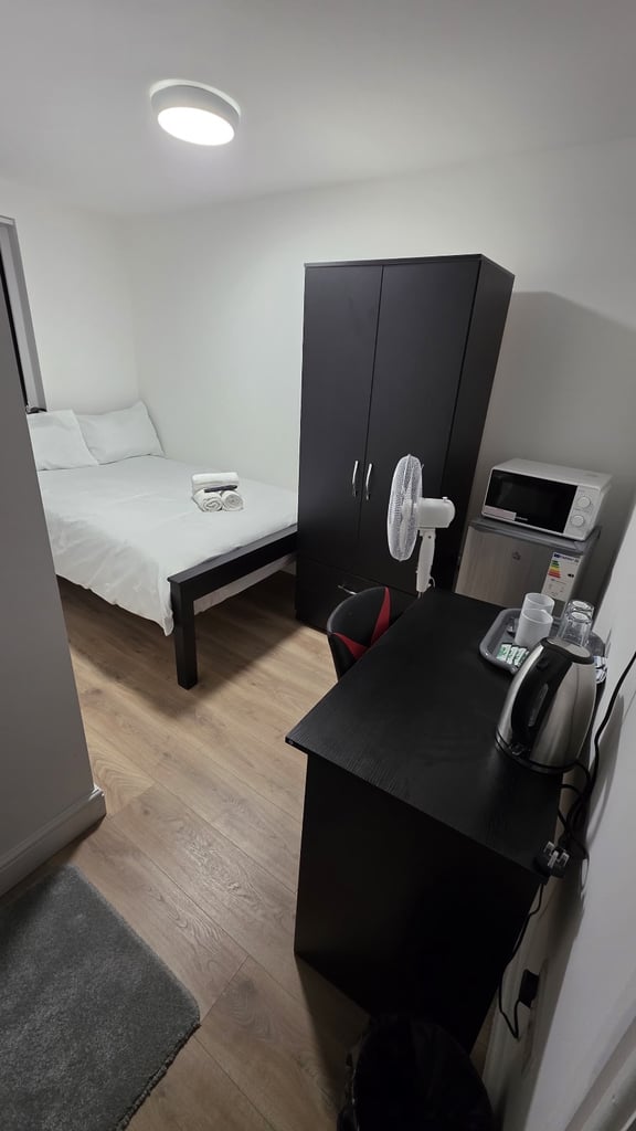 En-suite Studios available for rent short or long term 