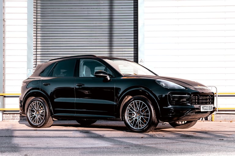 image for 2022 Porsche Cayenne Platinum Edition