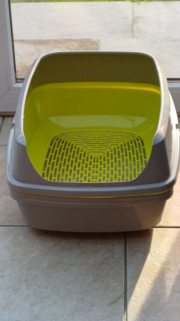 Cat beds, caves, blankets, grooming, scratch posts,litter tray