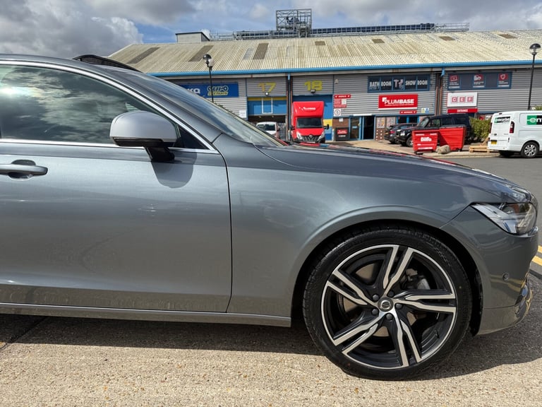 2018 Volvo S90 2.0 T8 Hybrid R DESIGN Pro 4dr AWD Geartronic SALOON Petrol Parallel Phev Automatic
