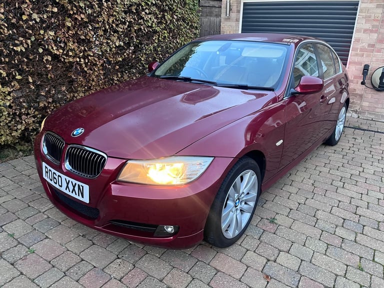 BMW 325D Maroon