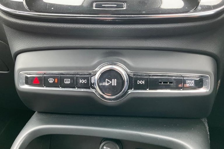 2020 Volvo XC40 2.0 B4P R DESIGN Pro 5dr Auto Semi-Auto Estate Petrol Semi Automatic