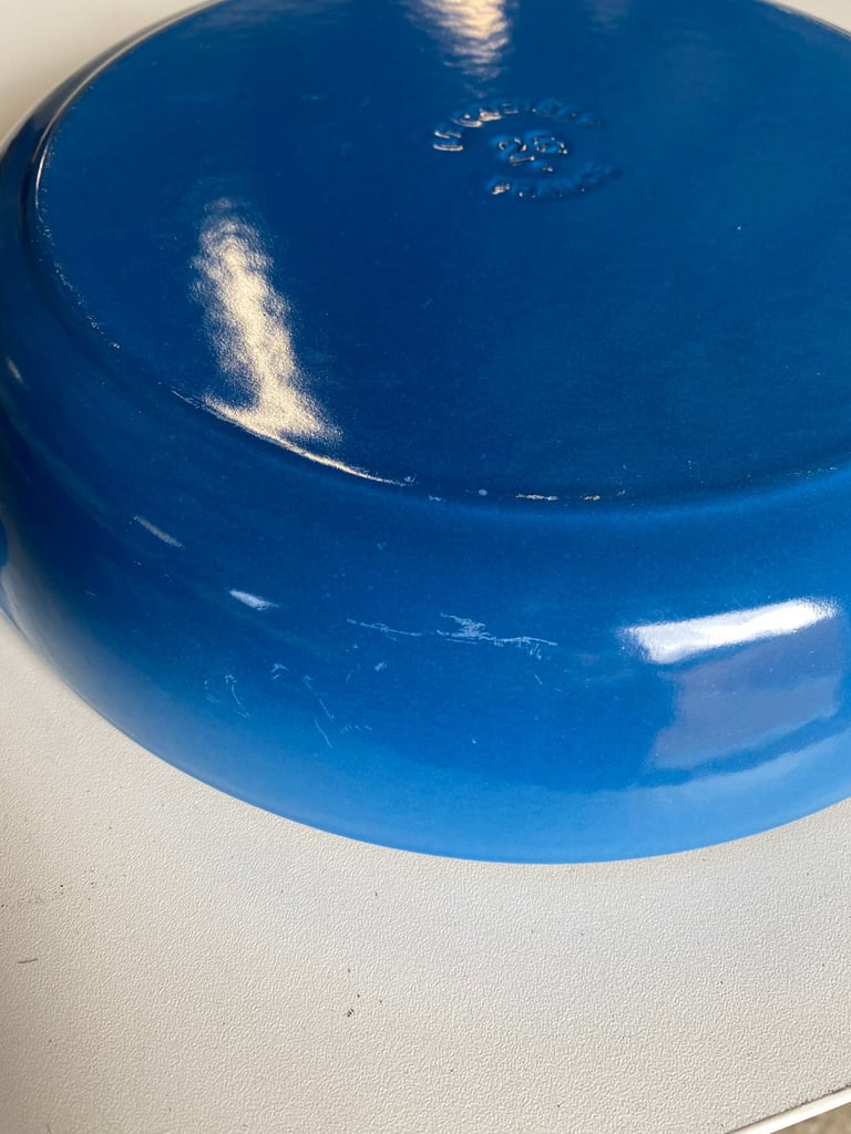 Le Creuset blue 26cm shallow 2.1ltr casserole dish with lid 