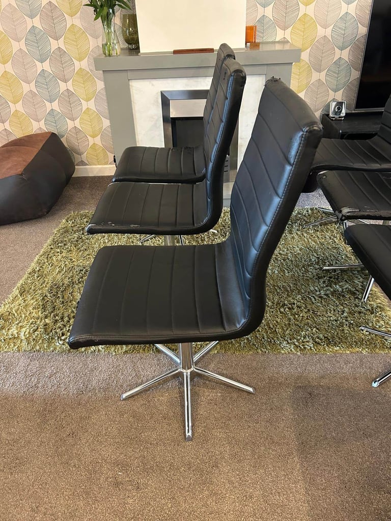 Set of 6 dining room chairs