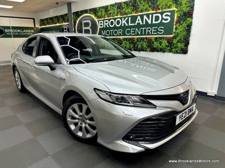 Toyota Camry 2.5 VVT-I DESIGN [SAT NAV, LEATHER, HEATED SEATS &amp; REVERSE CAMERA]
