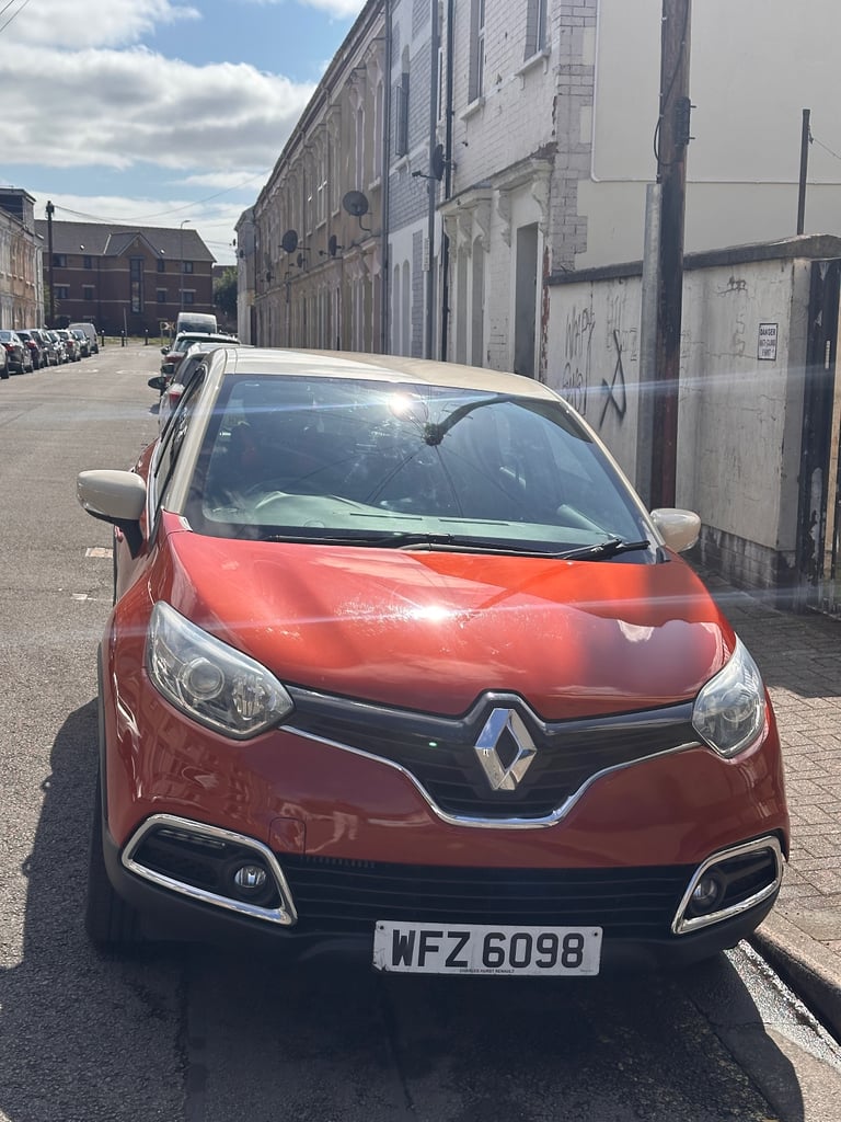 Renault, CAPTUR, Hatchback, 2015, Manual, 898 (cc), 5 doors