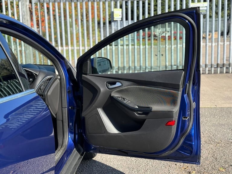  Ford Focus 1.0T EcoBoost Zetec Euro 5 (s/s) 5dr Petrol Manual