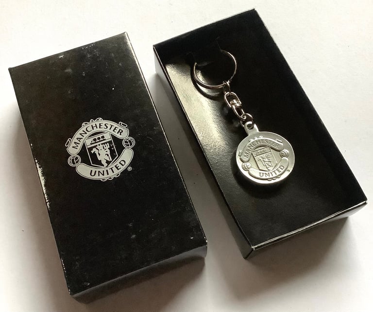 Manchester United Club Crest Keyring New In Box