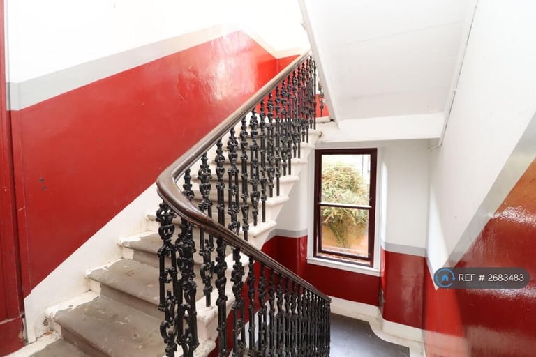 2 bedroom flat in Boyd Street, Glasgow, G42 (2 bed) (#2683483)