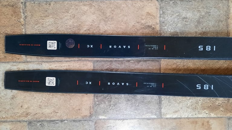 New Cross country skis with bindings