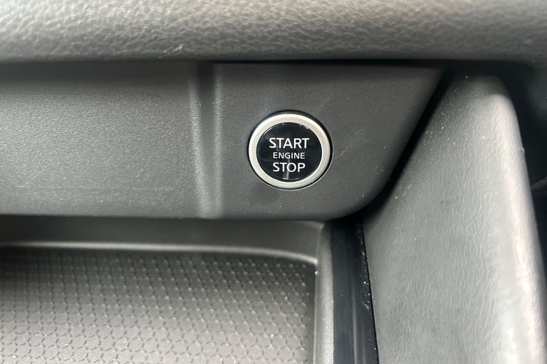 2021 Nissan Qashqai 1.3 DiG-T MH N-Connecta 5dr Hatchback Petrol Manual