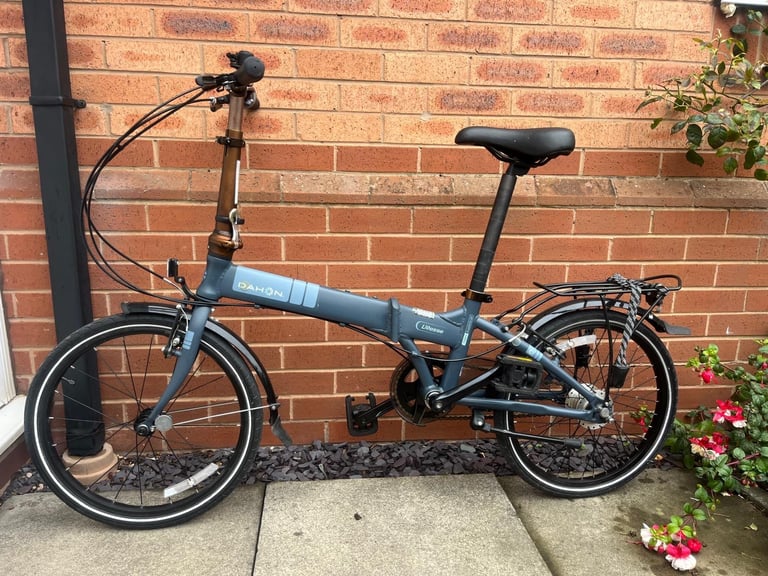 Two folding bikes paying for main one second one free. DAHON VITESSE folding mine from new 