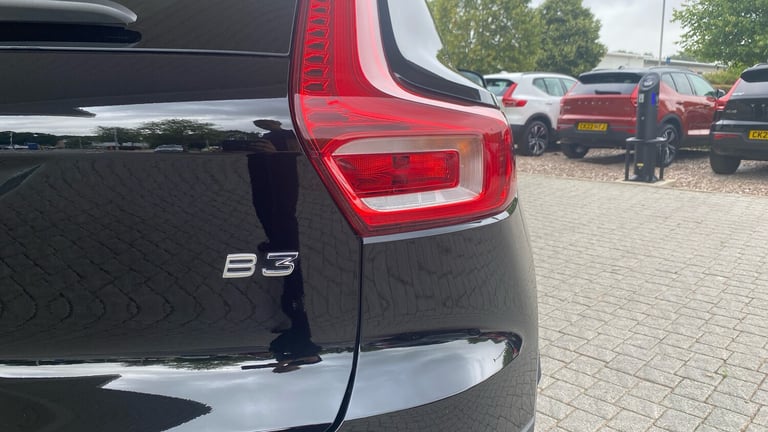 2024 Volvo XC40 2.0 B3P Ultra Dark 5dr Auto ESTATE PETROL Automatic