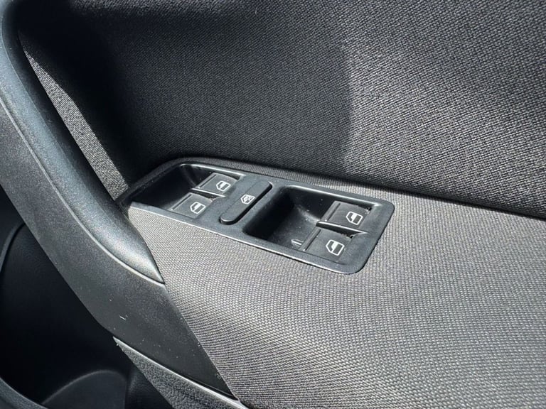 2011 61 VOLKSWAGEN POLO 1.2 MATCH HATCHBACK 5DR PETROL MANUAL EURO 5 (60 PS)