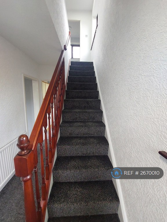 3 bedroom house in Elswick Road, Leyland, PR25 (3 bed) (#2670010)