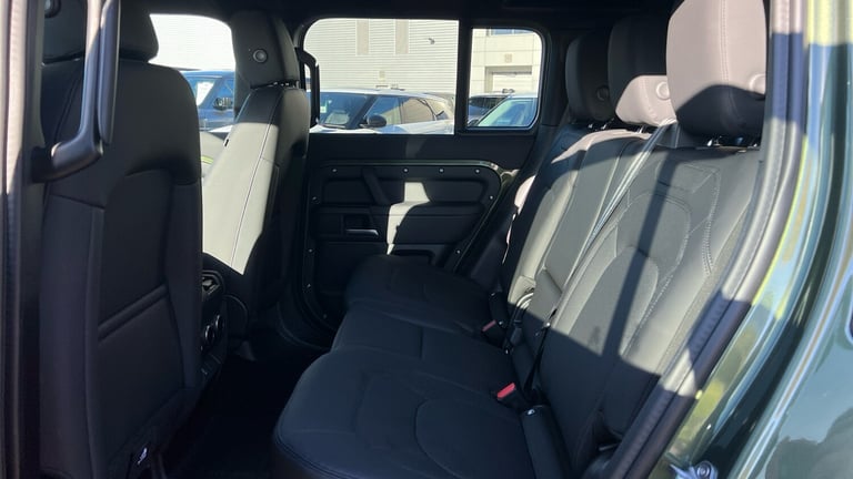 2026 Land Rover Defender 3.0 D350 X-Dynamic SE 110 (7 Seater) Diesel