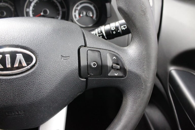 2010 Kia Ceed 1.4 1 Euro 4 5dr HATCHBACK Petrol Manual