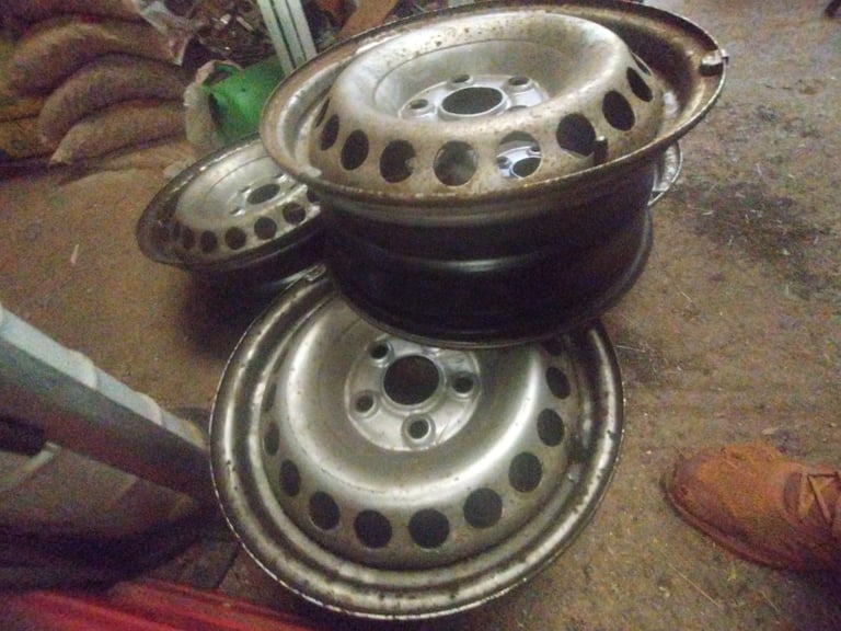 Vw T5 steal wheels with centre caps not alloys 