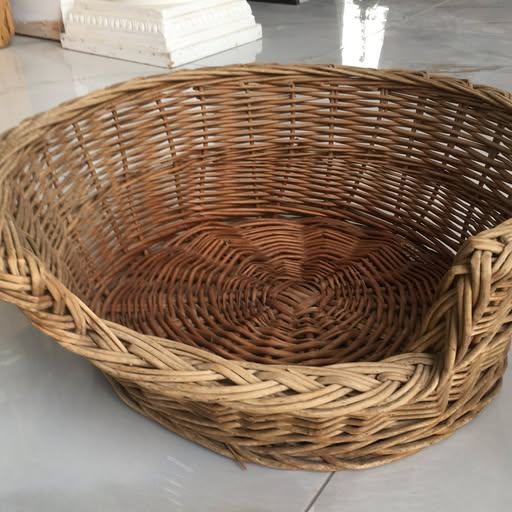 Wicker cat basket/small dog basket