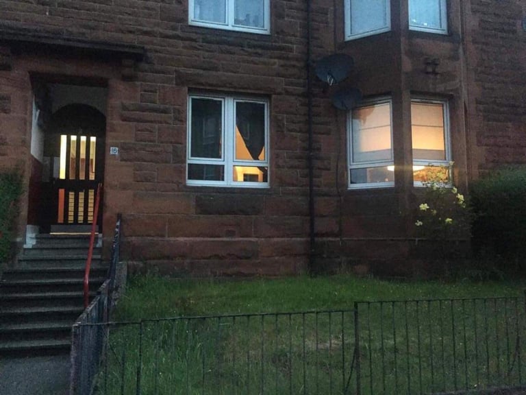 2Bed GFF, for your 2 beds,, 25 Mile radius of Glasgow. .