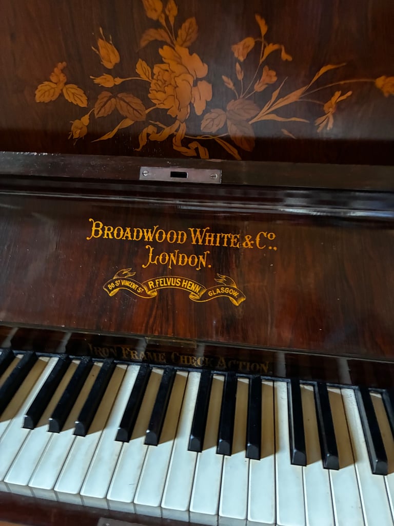 Free piano