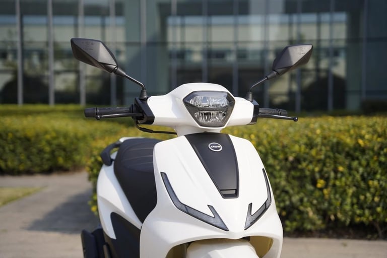 MGB CORAL 125cc Automatic Scooter Learner Legal City Commuter Excellent MPG