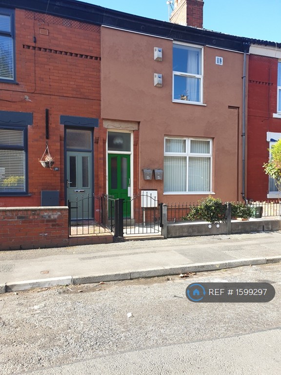 1 bedroom flat in Levenshulme, Manchester, M19 (1 bed) (#1599297)