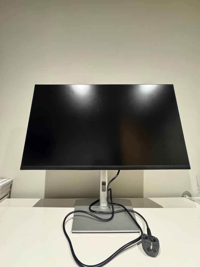 AS NEW Dell 32” P3223QE monitor