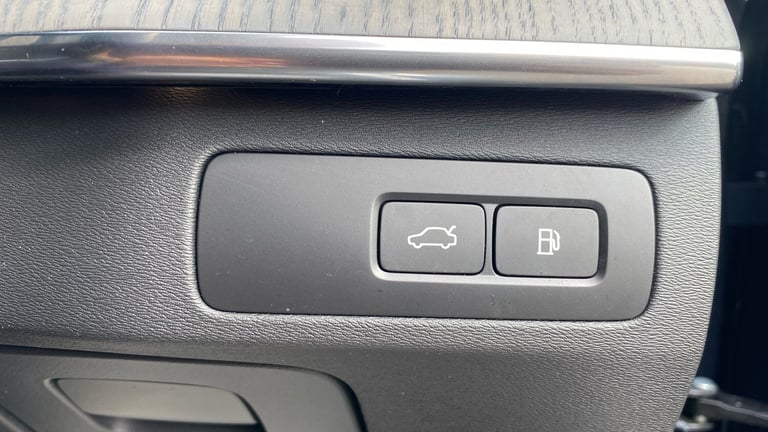 2024 Volvo XC90 2.0 T8 PHEV Ultra Dark 5dr AWD Geartronic Estate Estate Hybrid Automatic