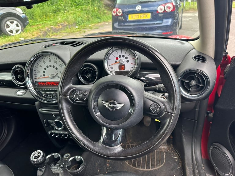 Mini Cooper 1.6L Petrol!