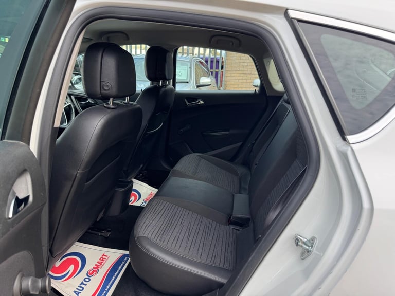 2014 Vauxhall Astra 1.4 16v Excite Euro 5 5dr HATCHBACK Petrol Manual