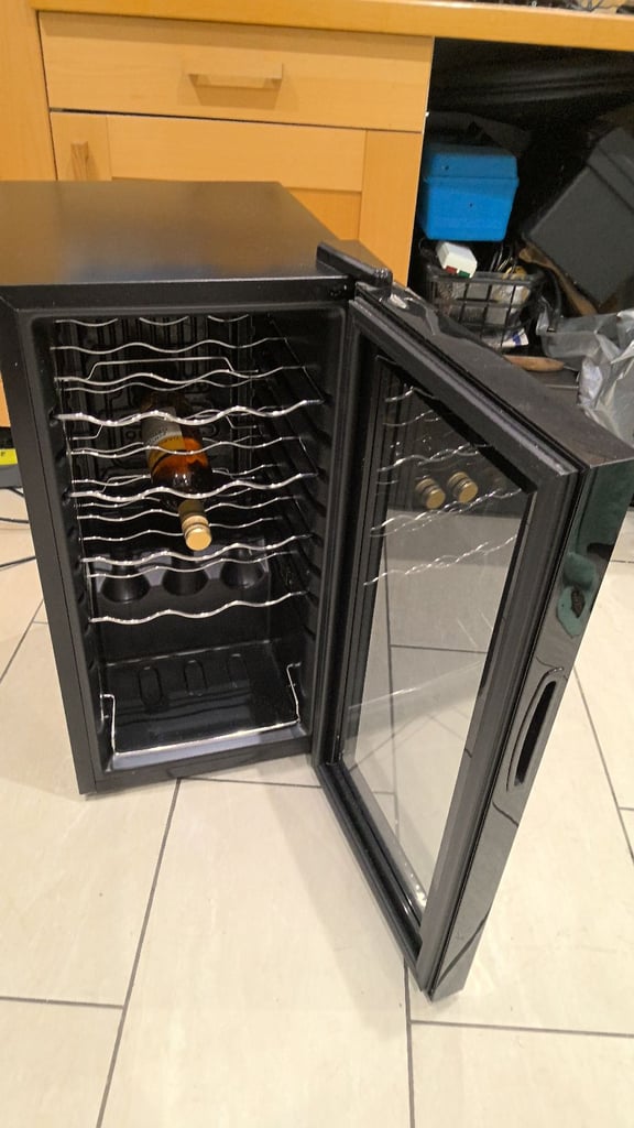 wine fridge made by Baridi,