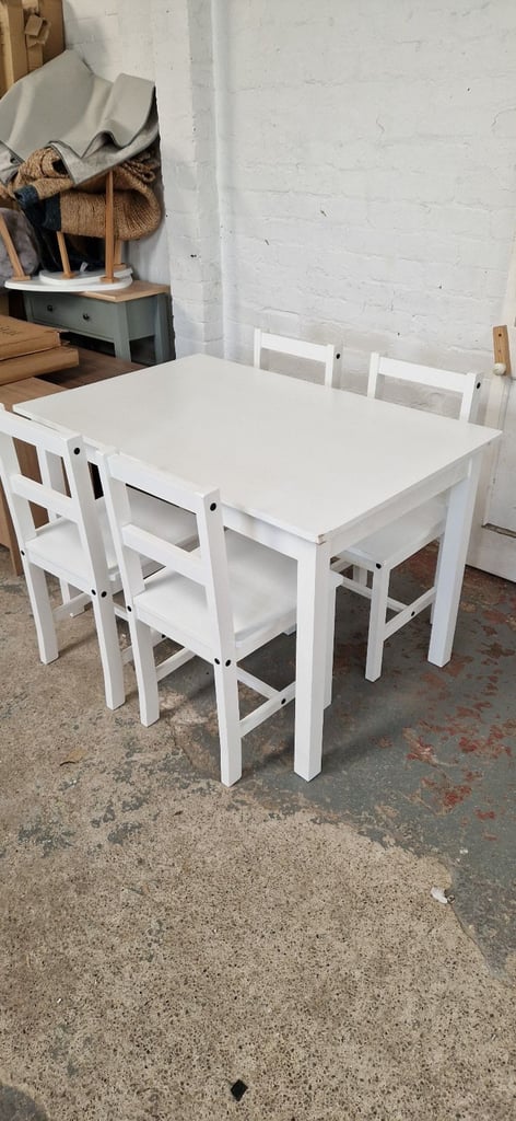  Argos home Raye dining table - White (slight damage () & 4 White wooden chairs  - Assembled 