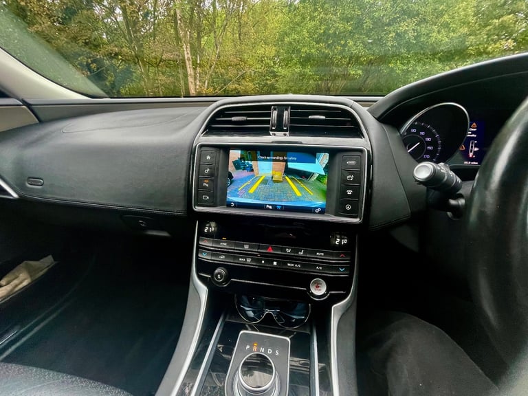 Jaguar xe 2016 Automatic full MOT 