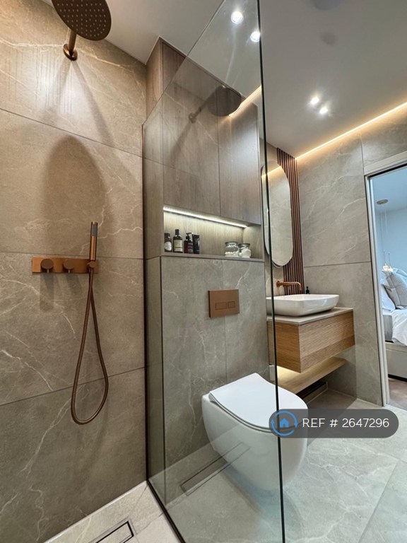 1 bedroom house in Penywern Road, London, SW5 (1 bed) (#2647296)