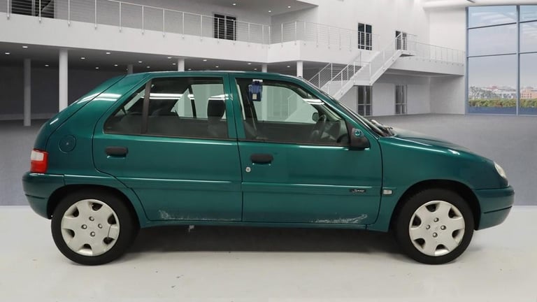 2001 51'reg Citroen Saxo 1.4 2 Desire 5 door AUTOMATIC **37,000 miles**