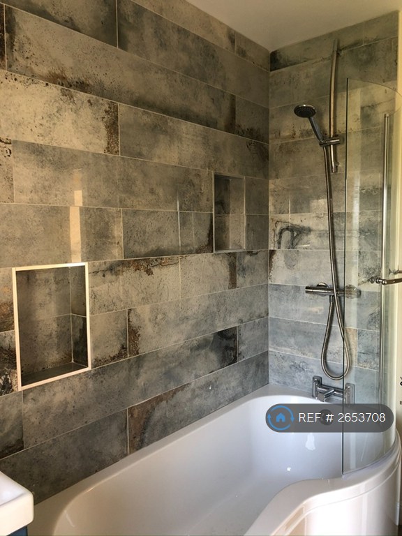 5 bedroom house in Ash Street/Church Road, Wrabness, CO11 (5 bed) (#2653708)