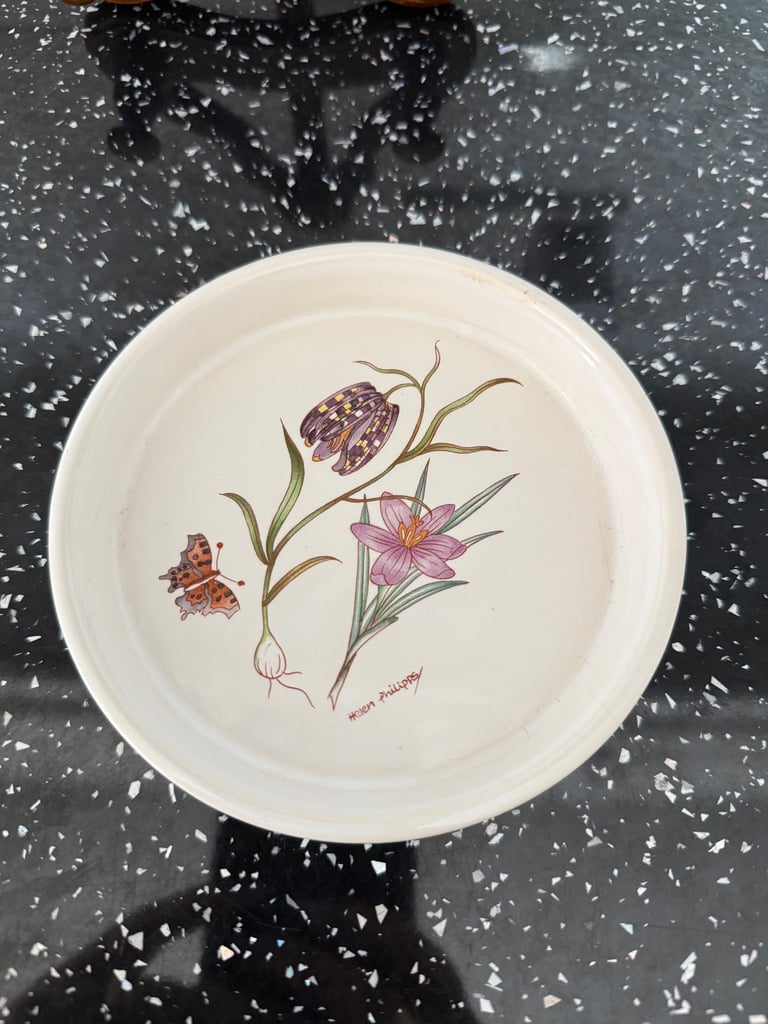 Vintage Runtons Pottery Yorkshire Botanicals Wild Flowers Round Trinket Dish Helen Philipps 5” x 1”
