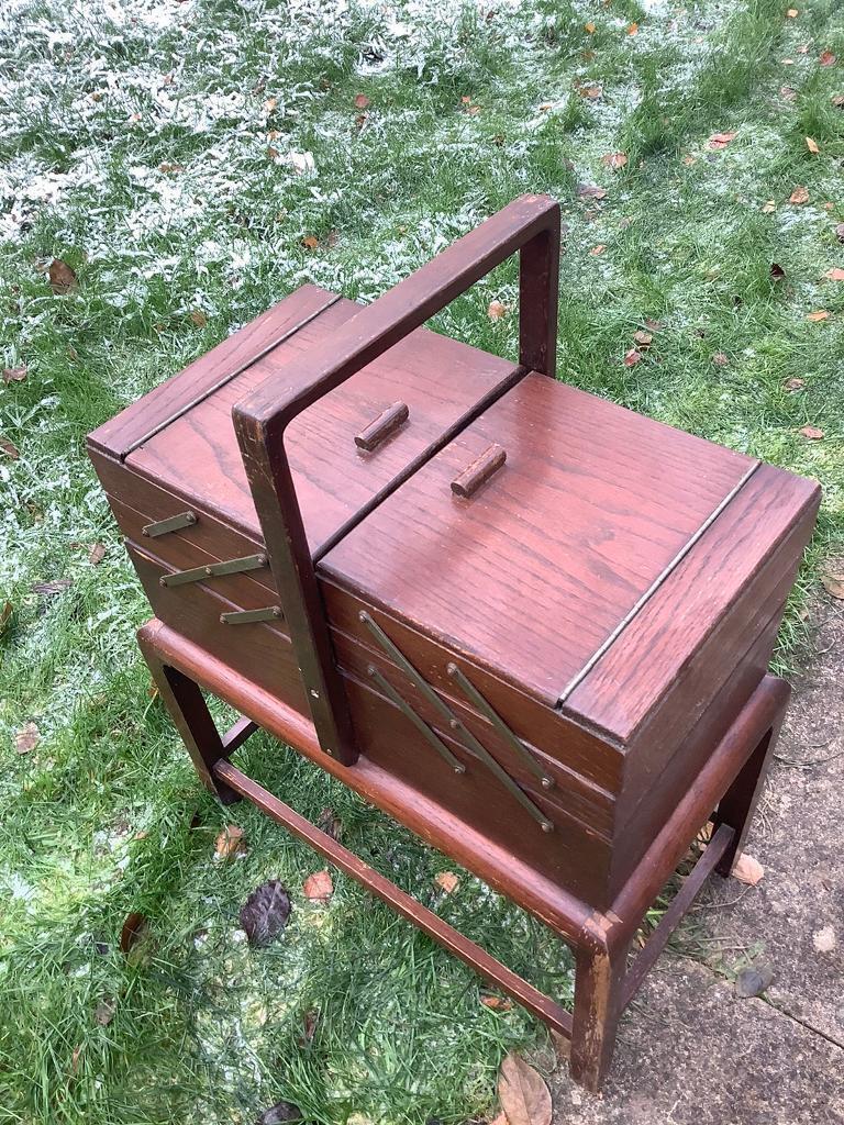 Vintage Cantilever Sewing Machine 
