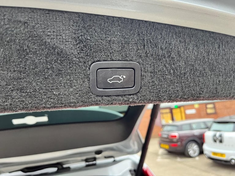 VOLVO XC60 2.0 R-Design Lux D4 (181hp) Silver Auto Diesel 2015