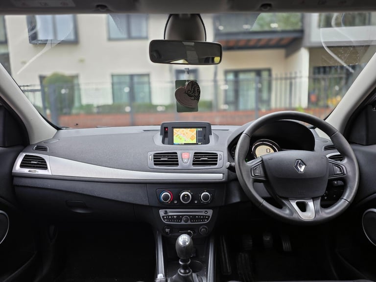 2011 Renault Megane 1.5 dCi Dynamique TomTom Euro 5 5dr HATCHBACK Diesel Manual