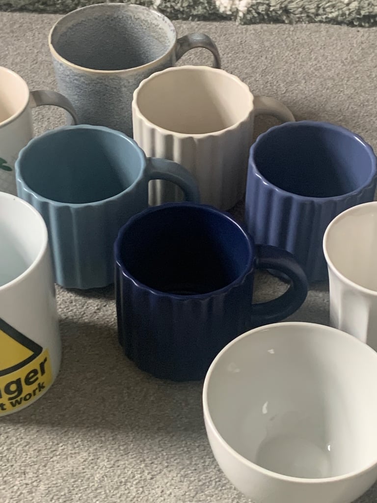 Mugs and teapot 