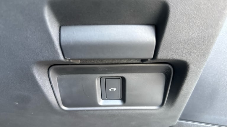 2025 Land Rover Range Rover Evoque 2.0 D165 Dynamic SE 5dr Auto Diesel Hatchback Hatchback Diesel...