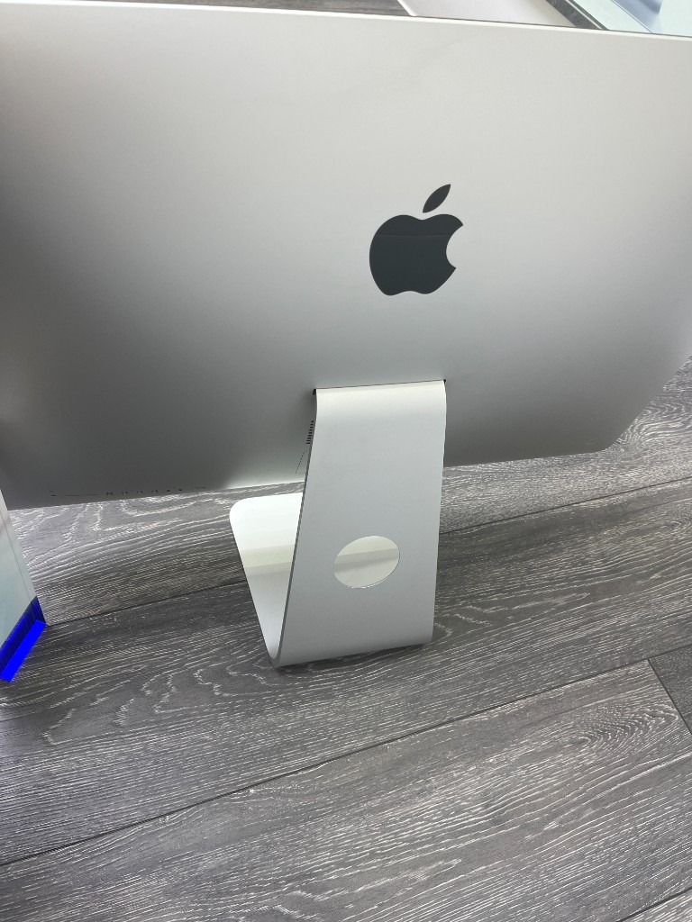 Apple iMac 5k Retina 27 inch | 6 Core i5 3.7GHz 72GB Ram 2TB SSD Logic Waves 14 iZoTope Advance