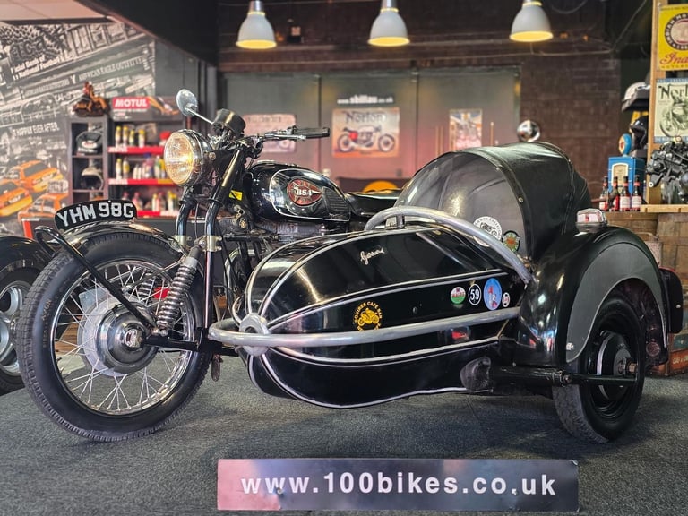 1969 BSA THUNDERBOLT 650 GARRARD WATSONIAN SIDECAR BARN FIND