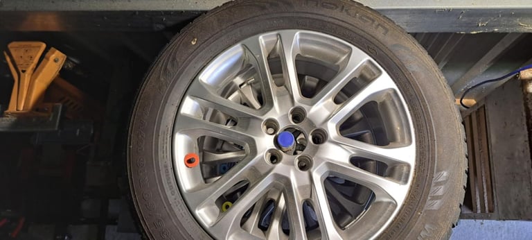 Volvo XC60 Winter Tyres 235/60 R18 107V XL and Rims